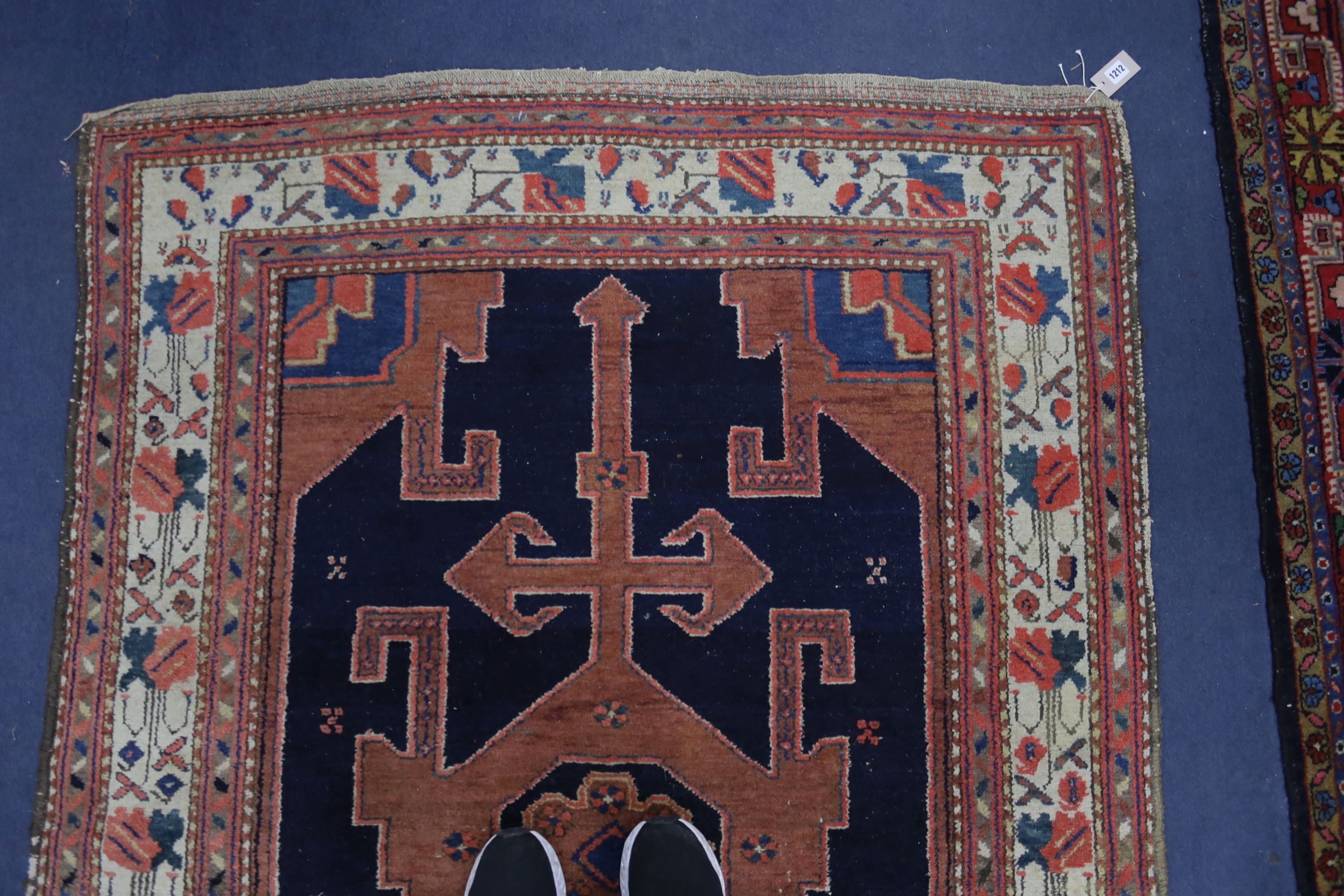 A Hamadan blue ground rug, 197 x 132cm